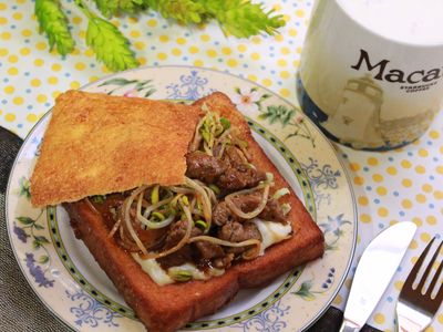 花蓮夜市棺材板(黑胡椒牛柳)