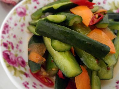 參考食譜 : 香辣涼拌小黃瓜