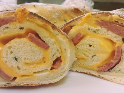 義式羅勒火腿起司麵包