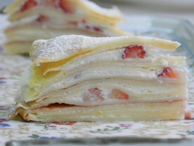 草莓岩燒千層蛋糕