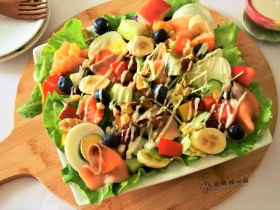燻鮭魚蔬果沙拉