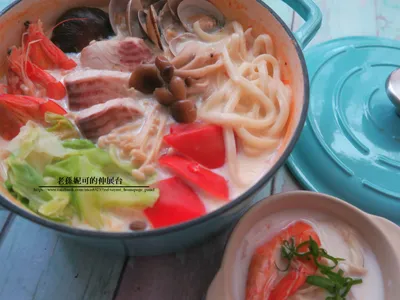 海鮮烏龍豆乳鍋