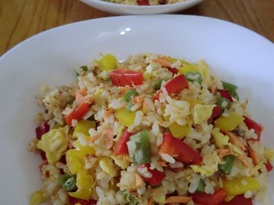 參考食譜 : 鮭魚炒飯