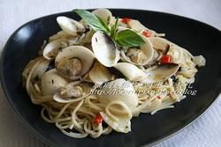 參考食譜 : 深夜食堂～白酒蛤蠣義大利麵