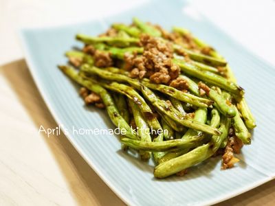 參考食譜 : 乾煸四季豆 (免油炸更健康)