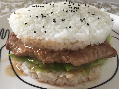 參考食譜 : 🍔姜汁燒肉米漢堡🍔