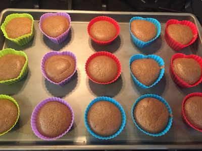 參考食譜 : 巧克力杯子蛋糕