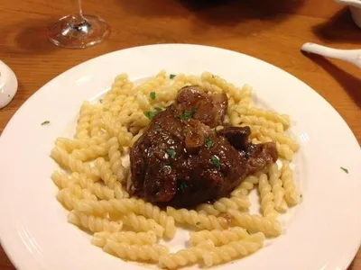 紅酒燉牛膝 Beef Shank