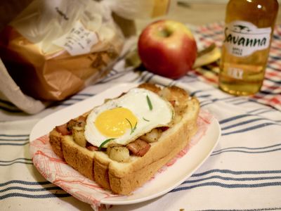 參考食譜 : 《瘋野餐》來顆太陽蛋！火腿洋芋烤蛋吐司