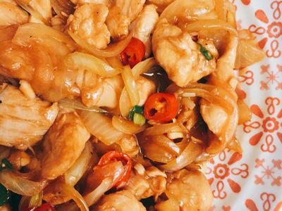 參考食譜 : 醬爆洋蔥雞