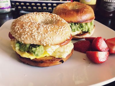 參考食譜 : 酪梨貝果營養早餐