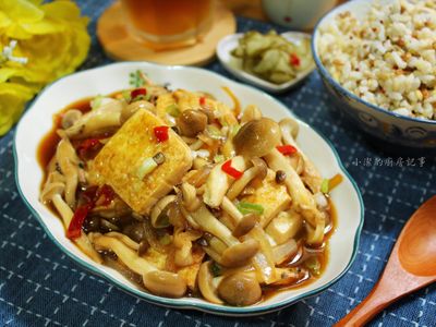 參考食譜 : 蠔油豆腐菇