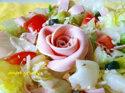 參考食譜 : 玫瑰花培根低卡沙拉
簡易。家常前菜