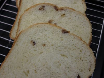 參考食譜 : 【麵包機】手感超軟核桃吐司(鬆餅粉版)