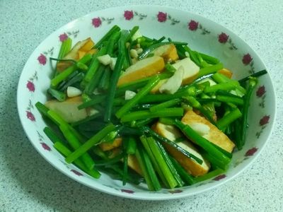 參考食譜 : 韭菜花炒豆干