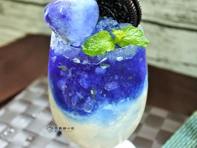 蝶豆花奶茶冰沙
