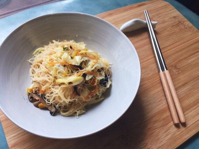 參考食譜 : 蔬食金瓜炒米粉
