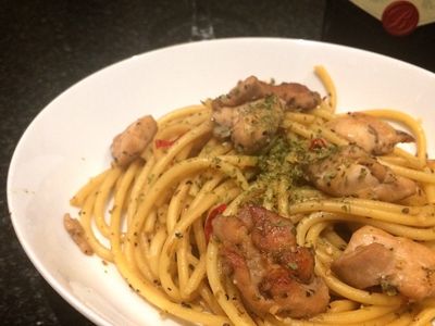 大蒜雞肉佐義式香料義大利麵