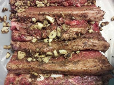 參考食譜 : 歐爸蒜苗黑胡椒鹹香海苔豬肉飯捲