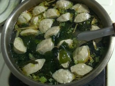 參考食譜 : 海帶芽貢丸湯