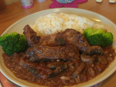 參考食譜 : 紅酒燉排骨