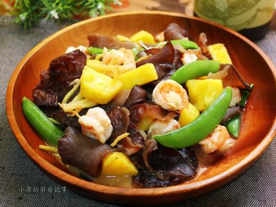 參考食譜 : 鳳梨炒蝦仁木耳