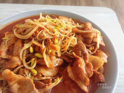 參考食譜 : 韓式黃豆芽炒豬肉--콩불콩나물불고기