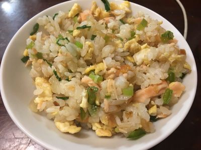 參考食譜 : 青椒鮭魚炒飯