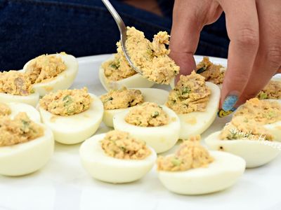 參考食譜 : 【小磨坊】黑胡椒鮪魚雞蛋沙拉