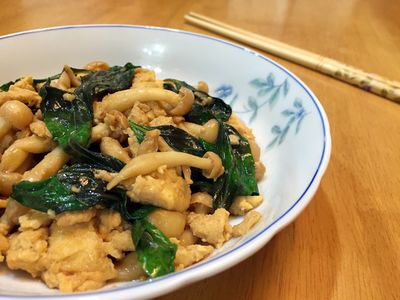 參考食譜 : 菇菇九層塔炒蛋【好菇道好食光】