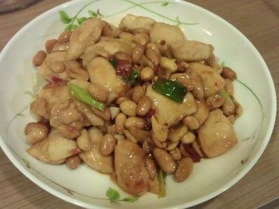 參考食譜 : 花生辣子雞丁