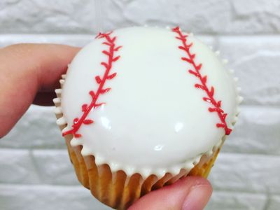 參考食譜 : 不回縮 棒球杯子蛋糕 動物小熊杯子蛋糕