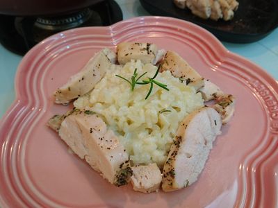 參考食譜 : 香烤雞胸肉之奶油燉飯