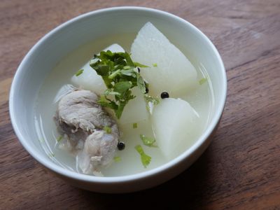 參考食譜 : 馬告蘿蔔排骨湯