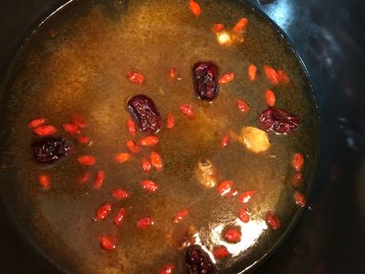 參考食譜 : 麻油雞湯