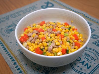 參考食譜 : 玉米炒肉末+紅蘿蔔