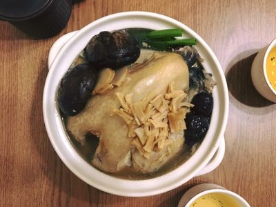 干貝花菇煲雞湯