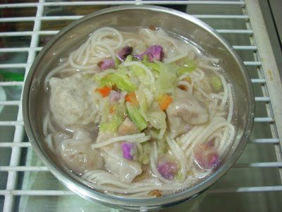 參考食譜 : 康寶鮮味炒手鰹魚風味餛飩麵