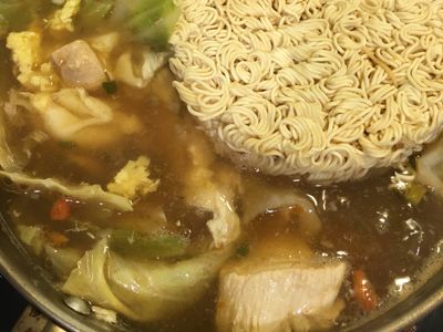 參考食譜 : 高蛋白「熱呼呼花雕雞泡麵」690卡