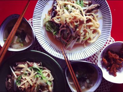 參考食譜 : 炒烏龍麵