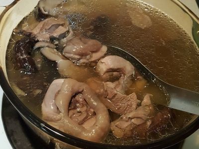 參考食譜 : 香菇雞湯