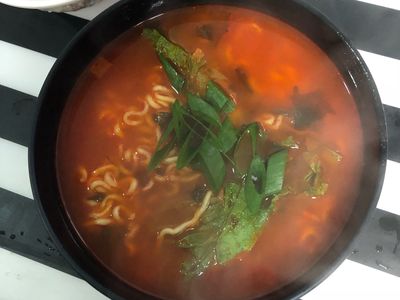 參考食譜 : 韓式泡麵調味醬「姜食堂」