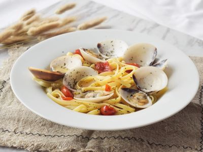 參考食譜 : 香蒜辣椒鮮蜆意大利麵(影音食譜)