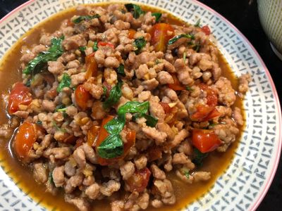 簡單易煮。打拋豬