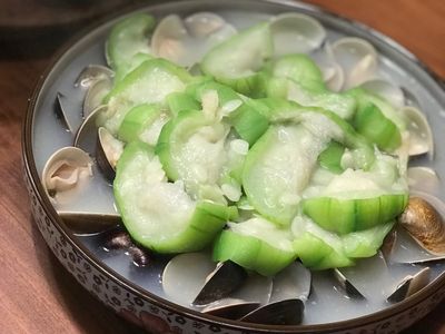 參考食譜 : 容易在餐桌上掃桌的絲瓜蛤蜊