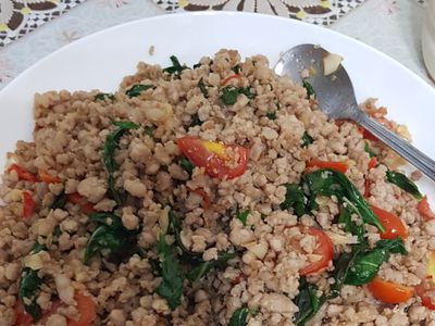 參考食譜 : 泰式打拋豬~第一次下廚就上手