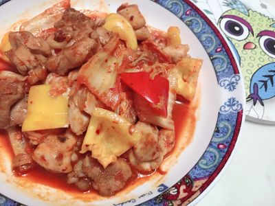 泡菜甜椒炒雞腿肉