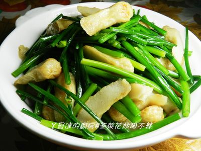 參考食譜 : ㄚ曼達的廚房~韭菜花炒甜不辣