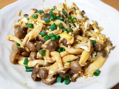 參考食譜 : 低碳低卡~鹹蛋金沙鴻禧菇