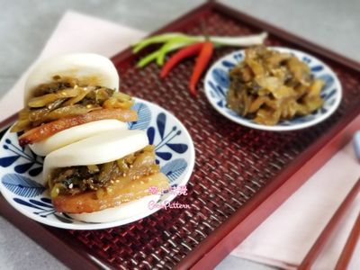 酸菜腩肉荷葉包